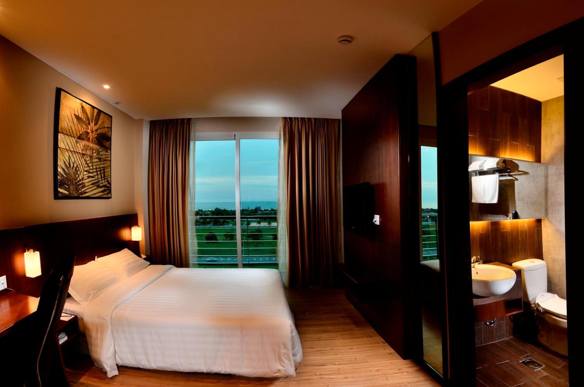 Roomz Hotel Seria Ruang foto