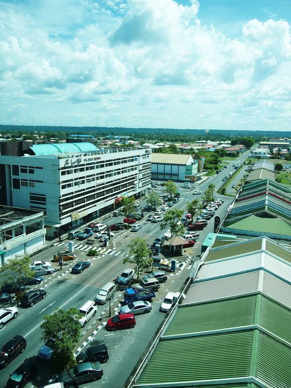Roomz Hotel Seria Bagian luar foto