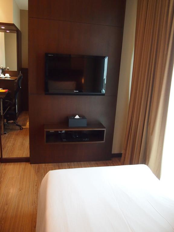Roomz Hotel Seria Bagian luar foto